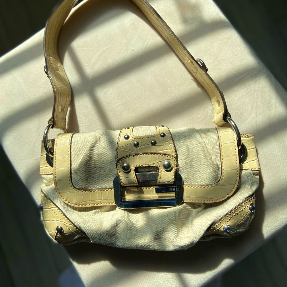 Guess Shoulder Bag